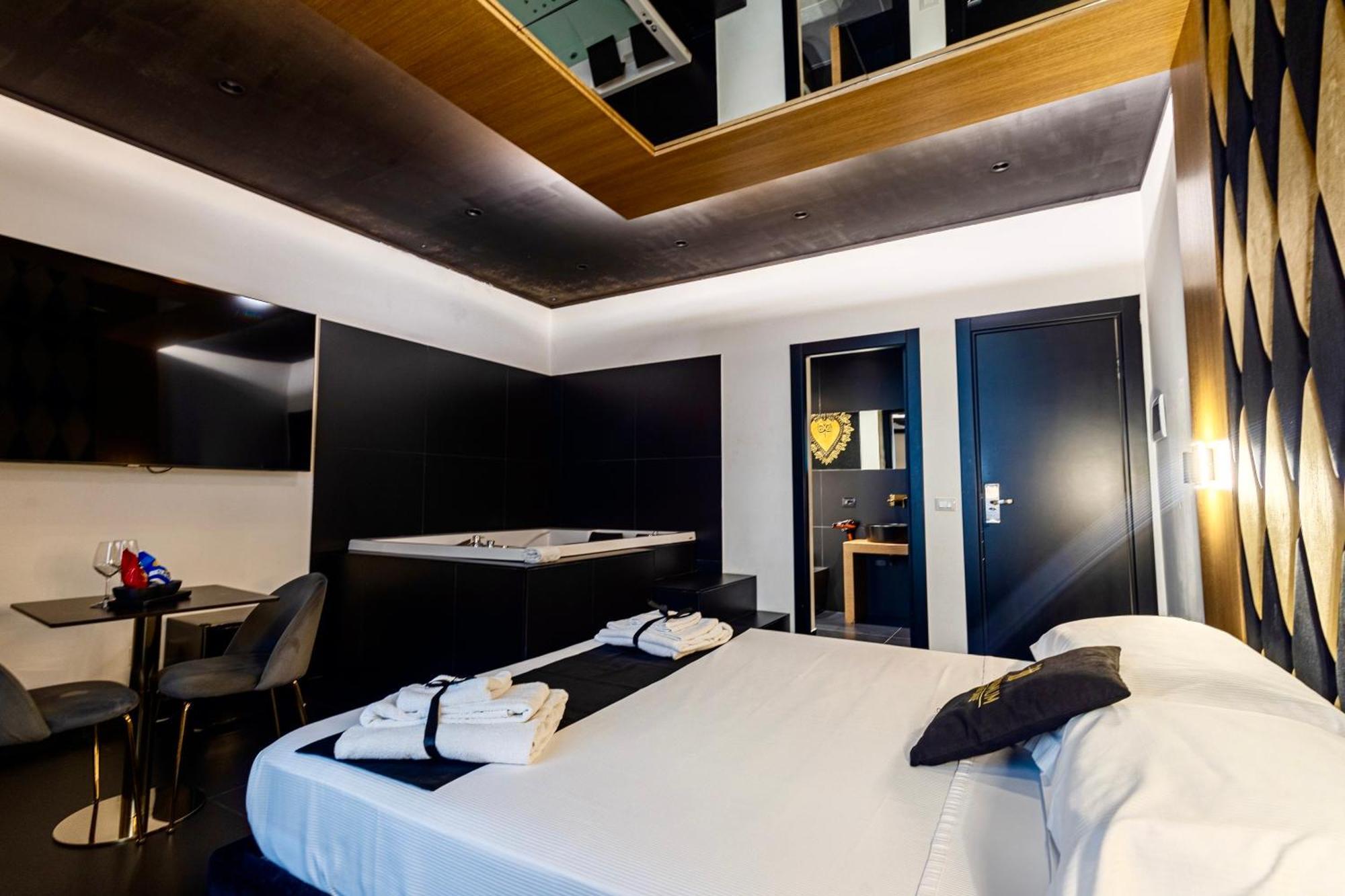 Maximum Hub Suite&Spa Palermo Eksteriør billede